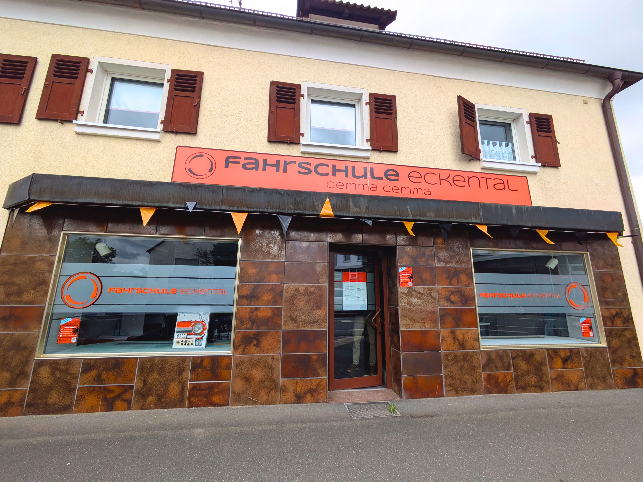 Frontansicht Fahrschule Eckental Forth